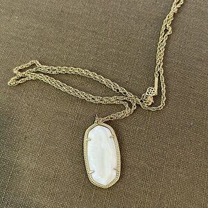 Kendra Scott pendant